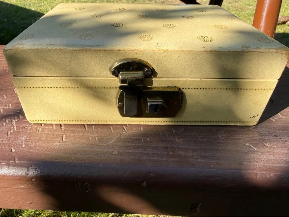 Small vintage jewelry box - photo 3