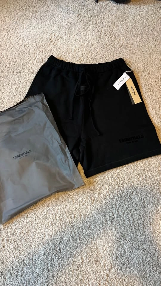 black essentials shorts - photo 4