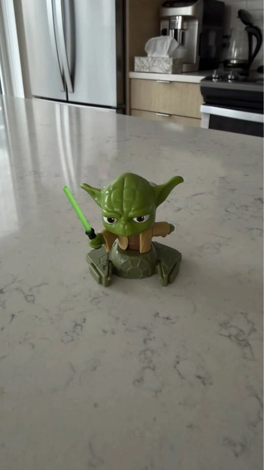 Yoda Star Wars Figure - photo 2