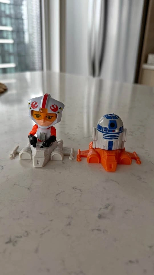 R2-D2 & Rebel Pilot