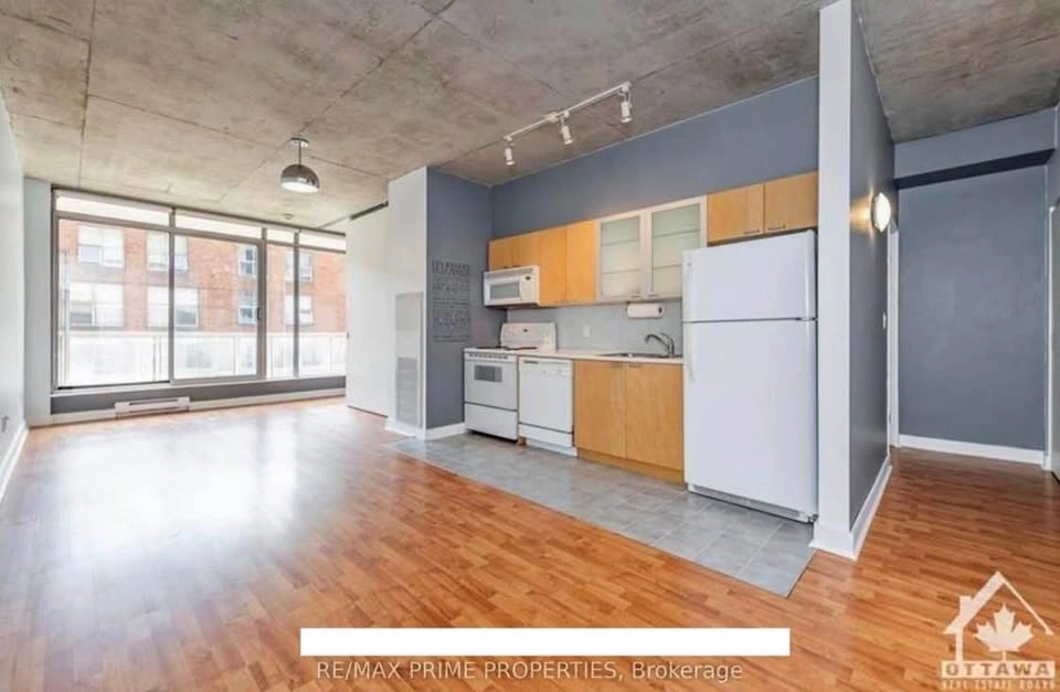 1 Bed 1 Bath - Apartment - photo 2