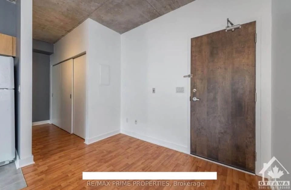 1 Bed 1 Bath - Apartment - photo 3