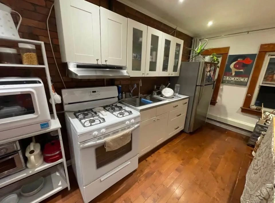 1 Bed 1 Bath - Apartment - photo 5