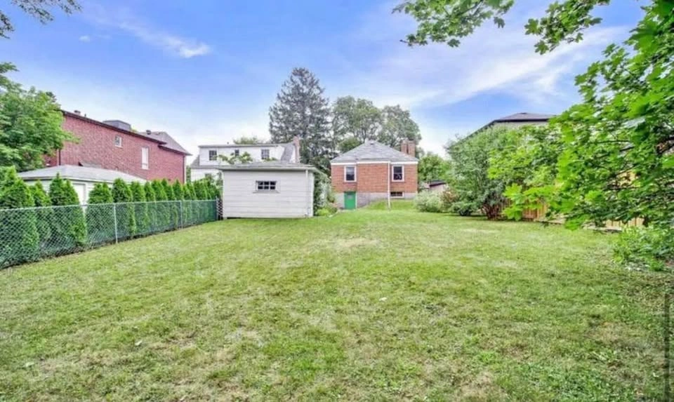 2 Beds 1 Bath - House