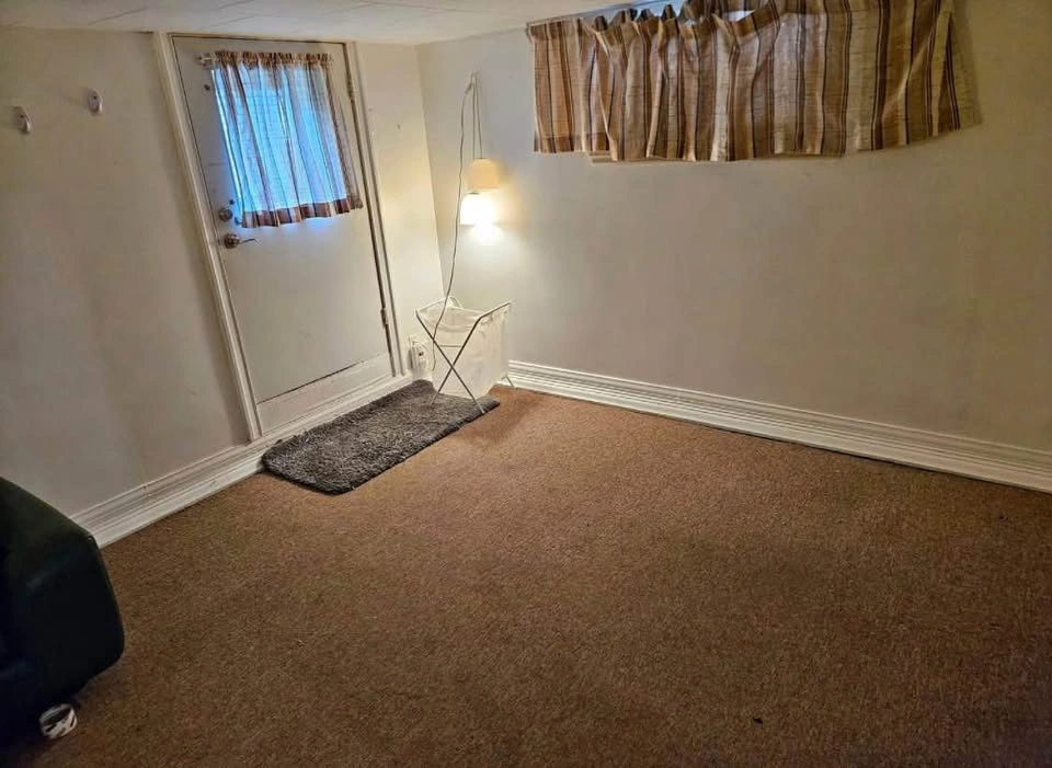 1 Bed 1 Bath - Apartment - photo 2
