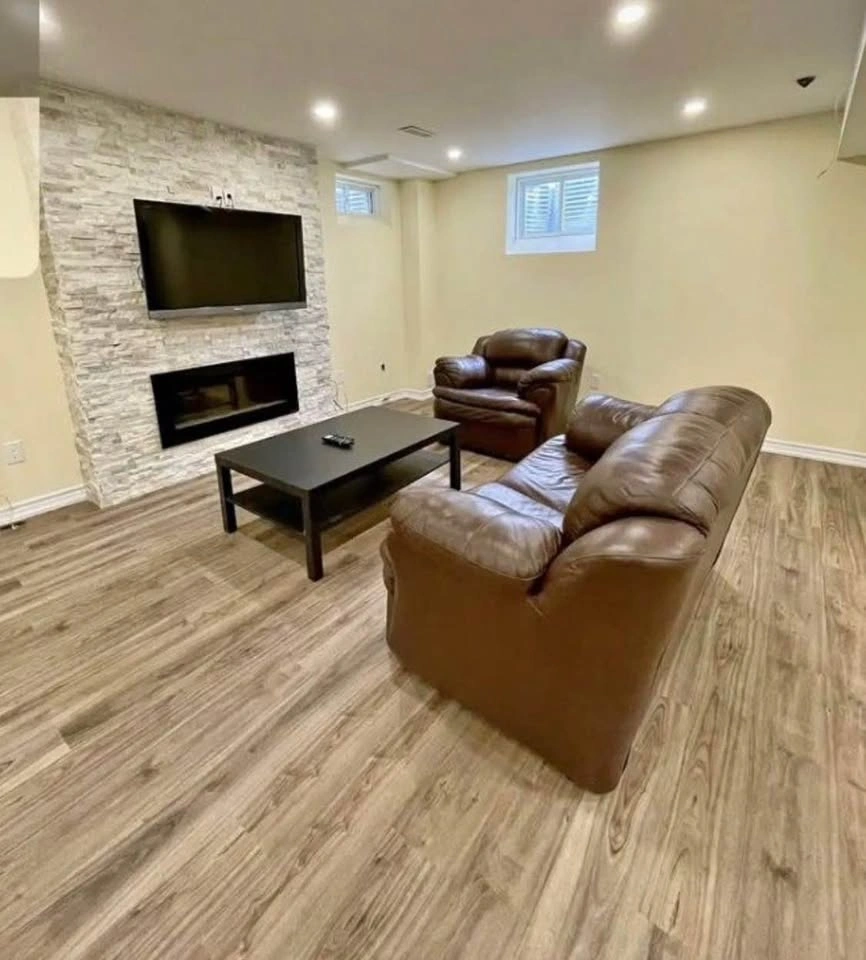 2 Beds 1 Bath - Apartment - photo 2