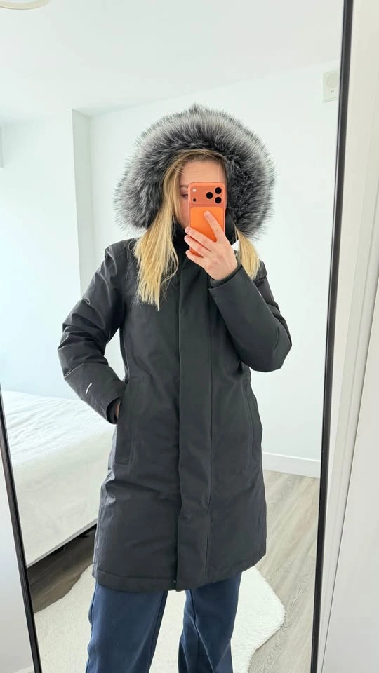 Winter parka the North face size S almost new - photo 3