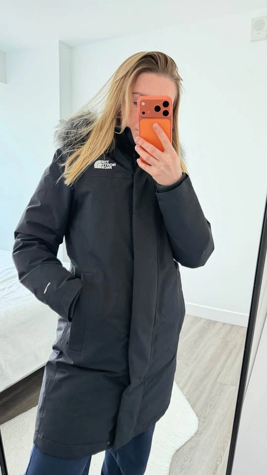 Winter parka the North face size S almost new - photo 4