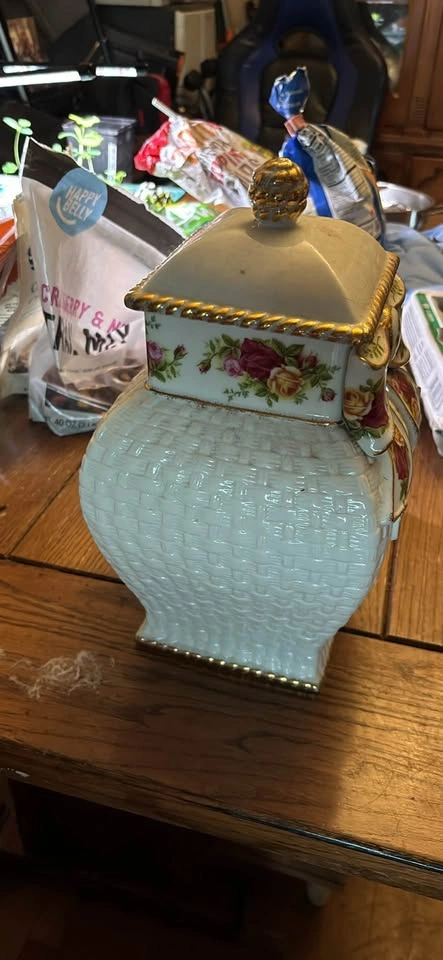 Royal Albert Cookie Jar - photo 2