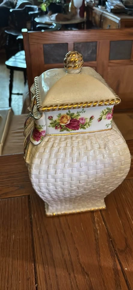 Royal Albert Cookie Jar - photo 3