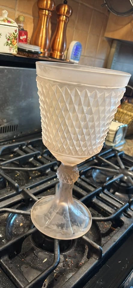 11 inch Pink Goblet Vase - photo 2