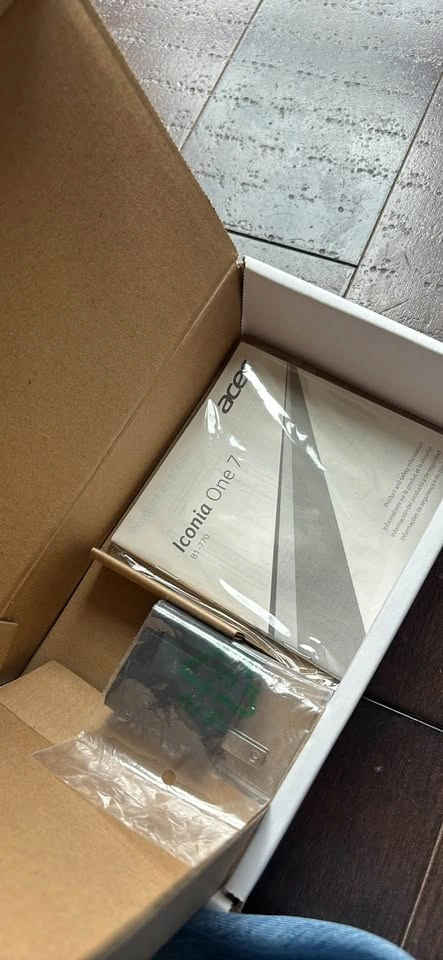 Acer Iconia One 7" Android Tablet (White) with Original Box - photo 3