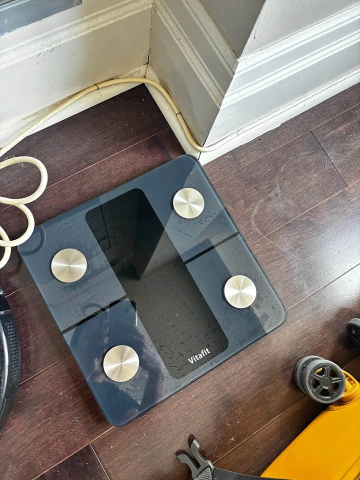 Vitafit Smart Body Weight Scale / Fat Analyzer - Like New