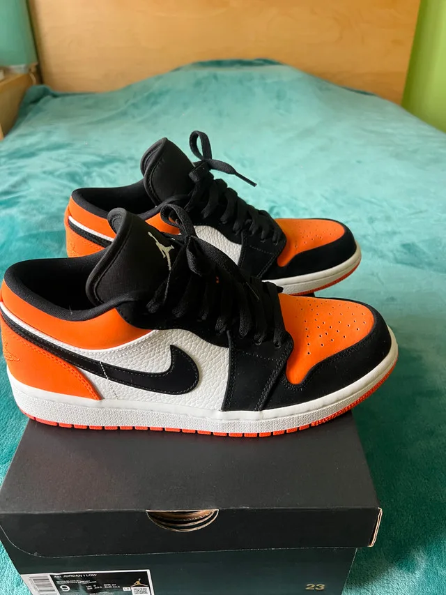 Air Jordan 1 Low White Black Starfish – Men’s Size 9 image indicator(3)