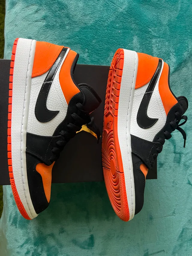 Air Jordan 1 Low White Black Starfish – Men’s Size 9 image indicator(4)