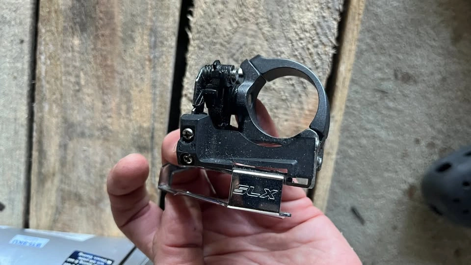 Shimano SLX compact FD top swing FD-M665 - photo 3