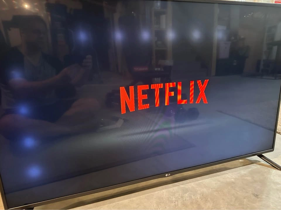 LG 55LF5800 55-Inch Smart TV - photo 2