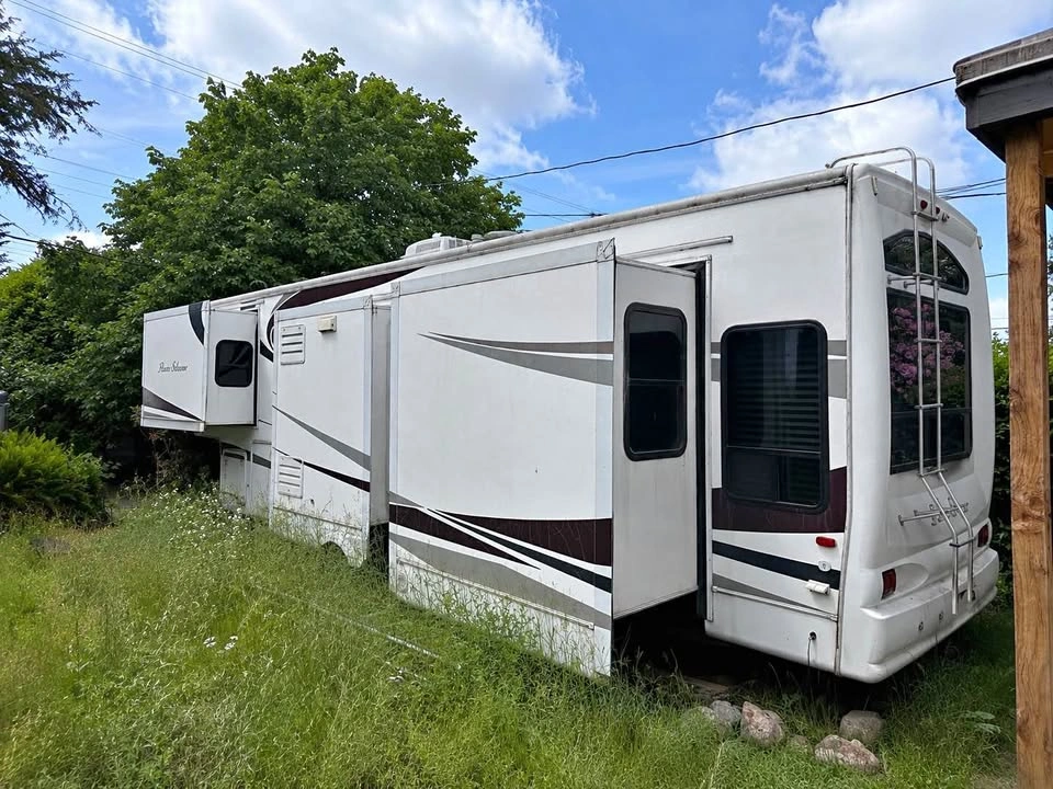 Gulf Stream Prairie Schooner Fifth Wheel