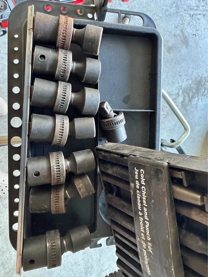Maximum 1/2-inch Drive swivel impact
