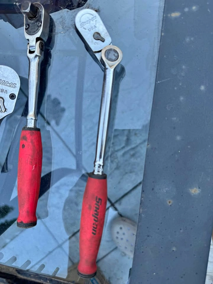 Snap on ratchet 3/8 multiposition compact head