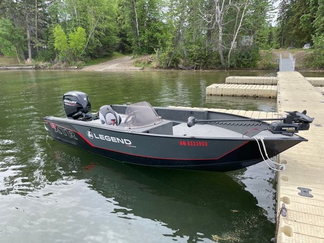 Hardly used 22 Legend 16’ fishing boat