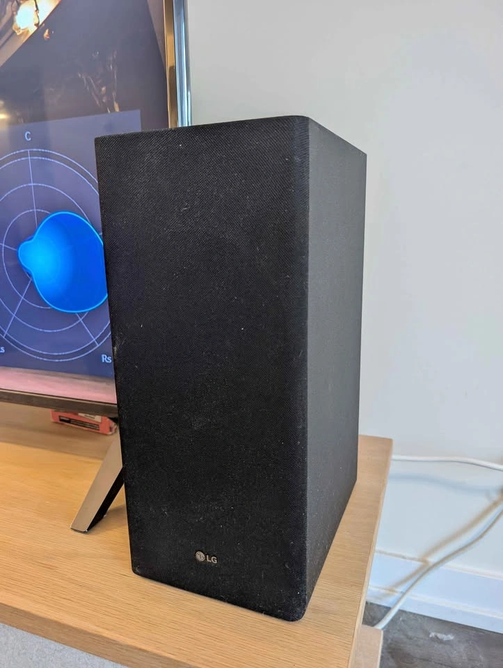 LG SL6Y Sound Bar with Wireless Subwoofer - photo 2
