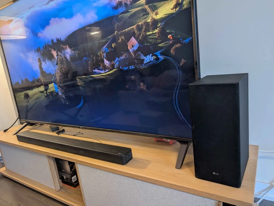 LG SL6Y Sound Bar with Wireless Subwoofer - photo 4