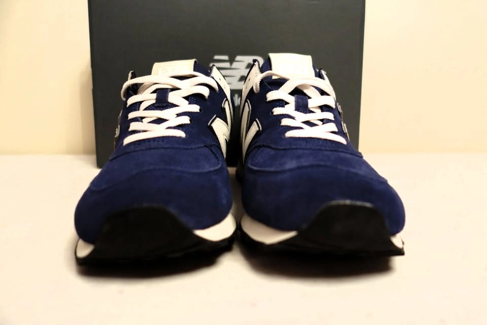 BNIB New Balance 574 Size 11 Mens Classic Runners Walking Shoes - photo 4