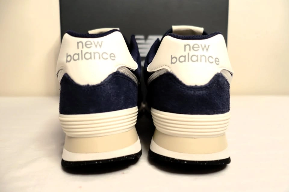 BNIB New Balance 574 Size 11 Mens Classic Runners Walking Shoes - photo 5