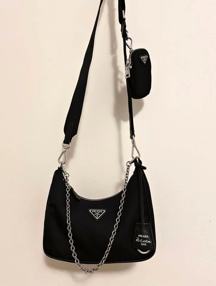 Authentic Prada Re-Edition 2005 Re-Nylon Bag