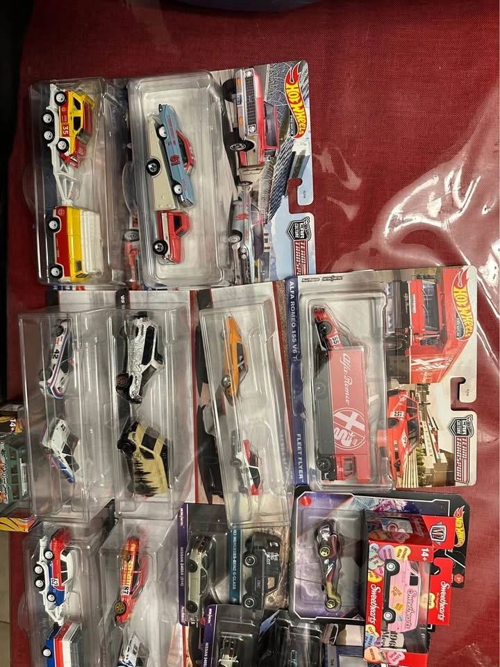Hot wheels, M2, matchbox