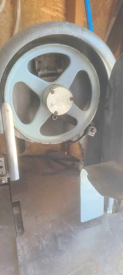 Biro model 11 meat bandsaw - photo 2