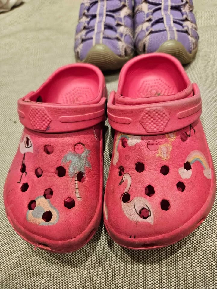 Size 8 and 9 Little Girls Shoe Lot - photo 2