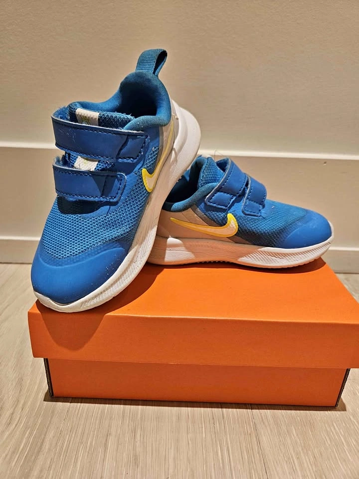 Size 6C Toddler Nike Running Shoes