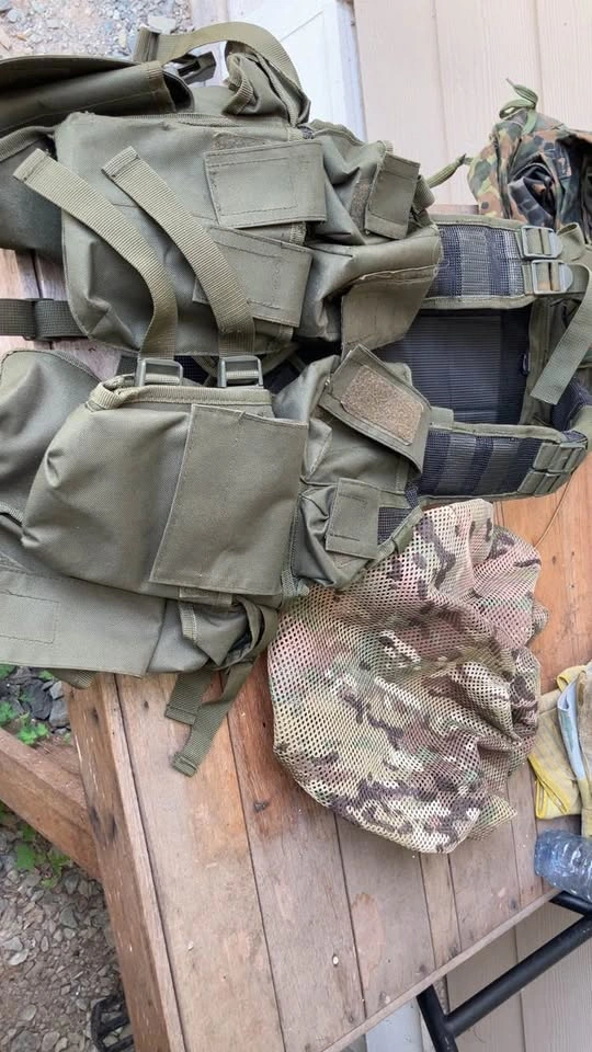 IDF uniform and Brandit vest with a real mitzifet - photo 2