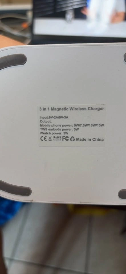 3 in 1 Magnetic Wireless Charger - photo 2