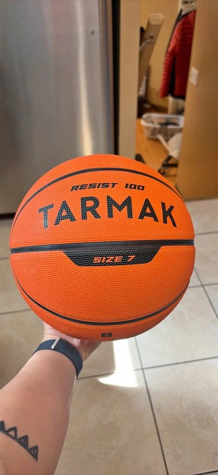 Tarmak Resist 100 Basketball Size 7
