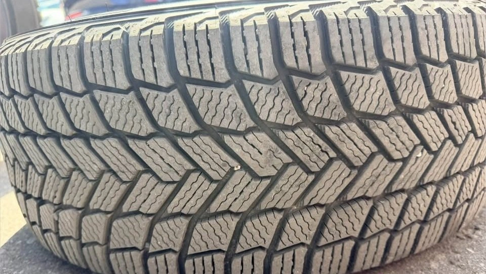 Tesla OEM Model Y Rims and snow tires - photo 3