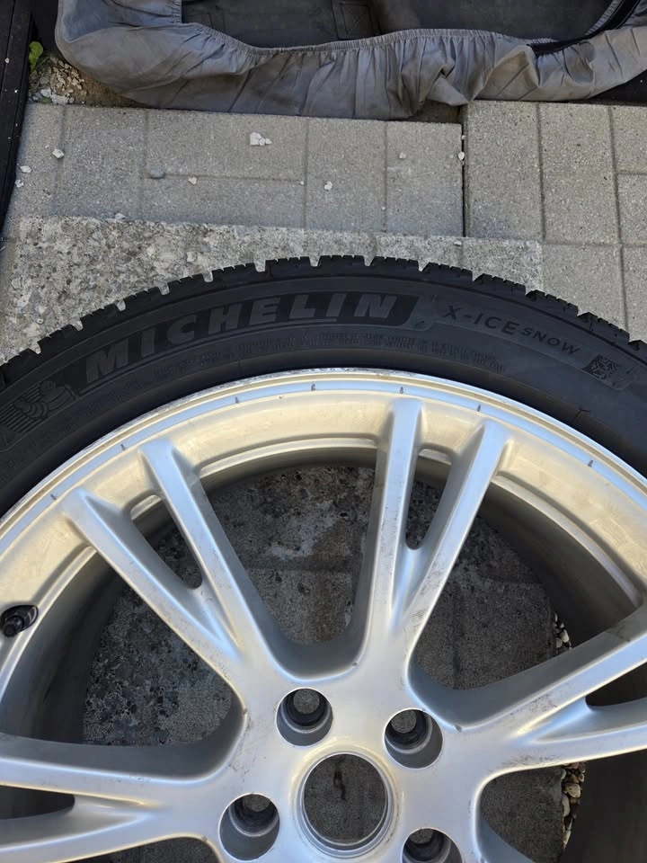 Tesla OEM Model Y Rims and snow tires - photo 4