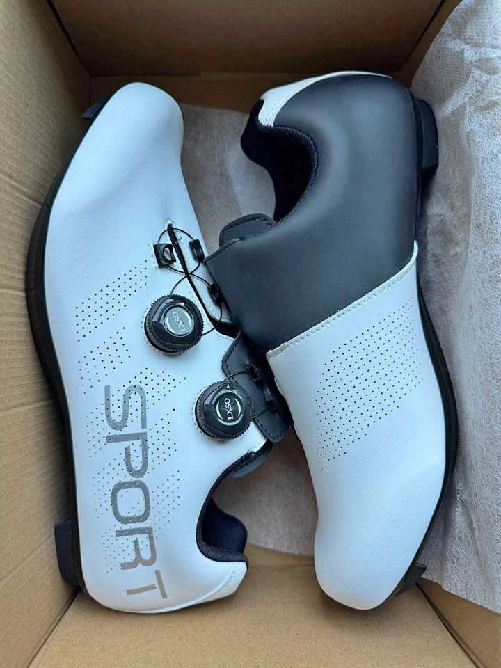 White Cycling Shoes – US 10.5 / EU 45 – New Open Box