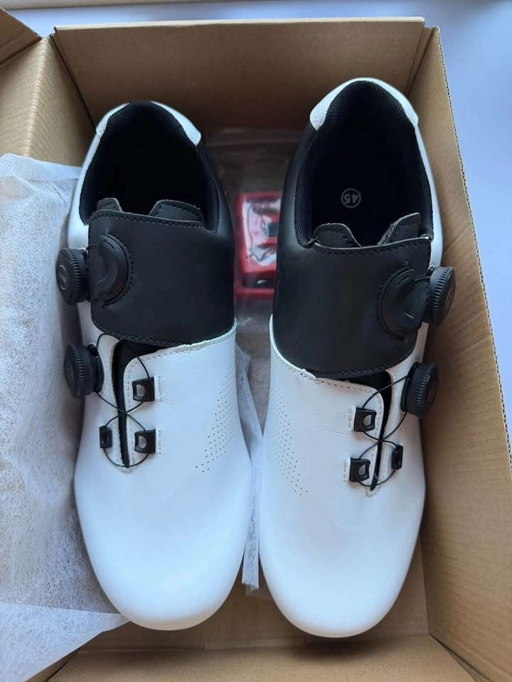 White Cycling Shoes – US 10.5 / EU 45 – New Open Box - photo 3