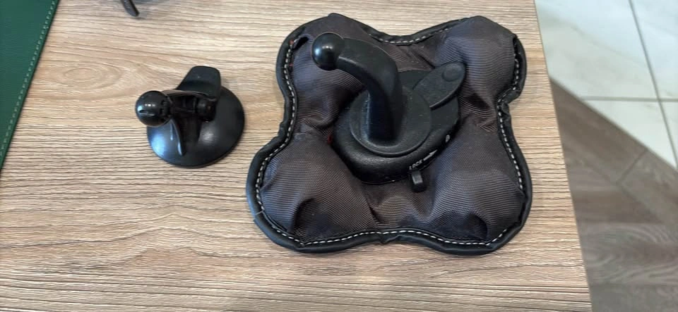 Garmin GPS Navigation System with Mounts and Case - photo 4