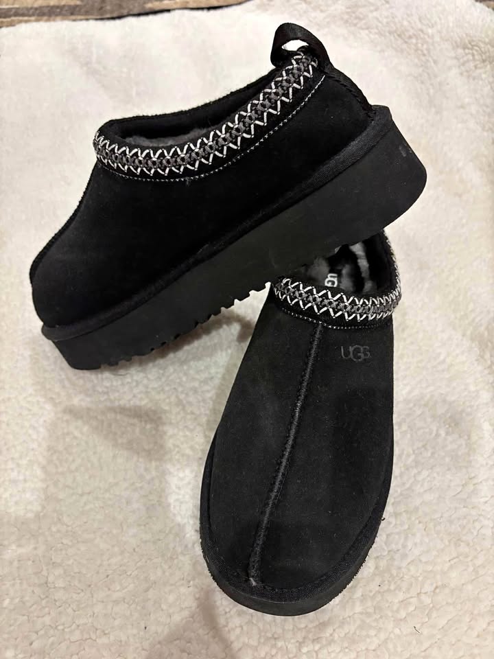 Black Tasman Uggs