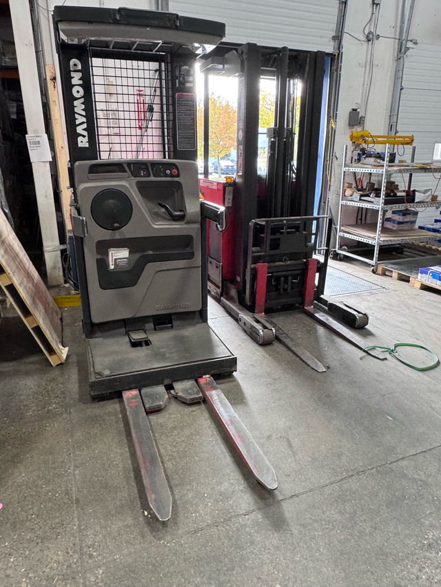 Raymond Order Cherry Picker EASi-OPC30TT Forklift Truck