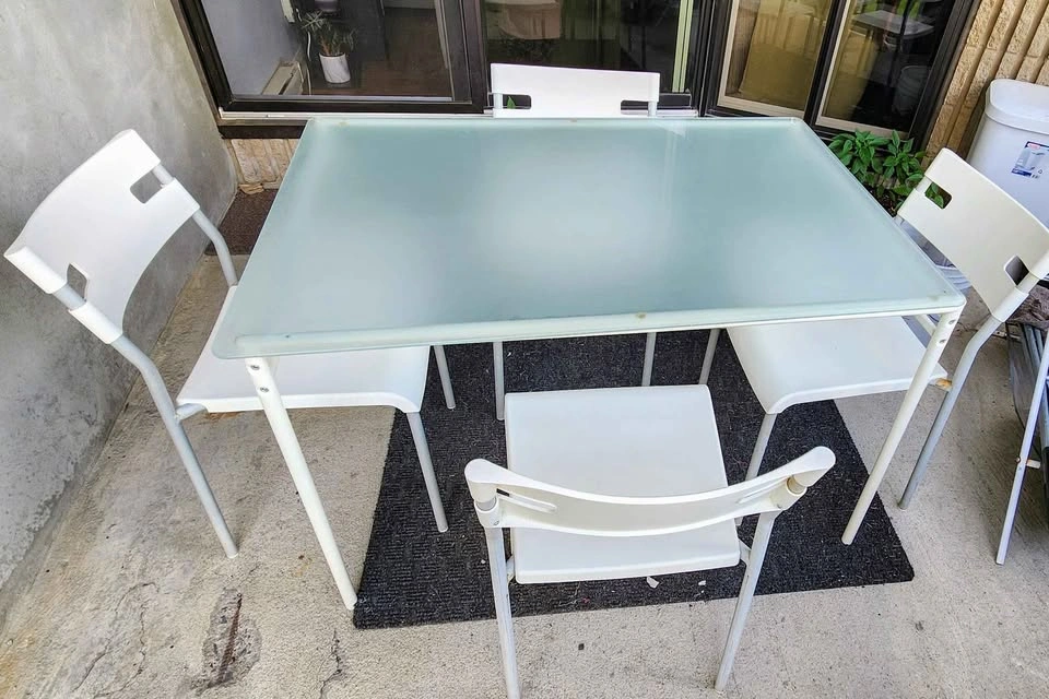 Frosted Glass Dining Table with 3 Chairs (not 4) - photo 2