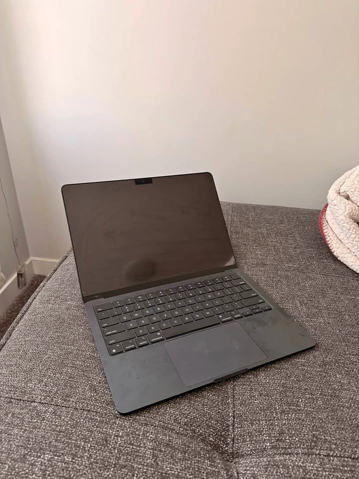 Macbook Air 2022 for Sale