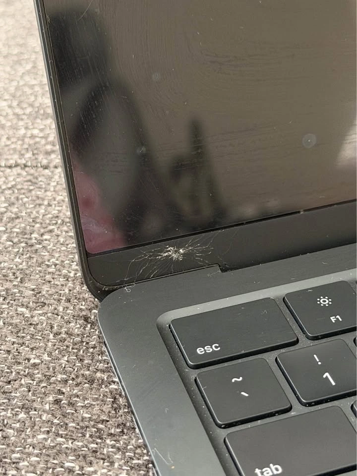 Macbook Air 2022 for Sale - photo 2