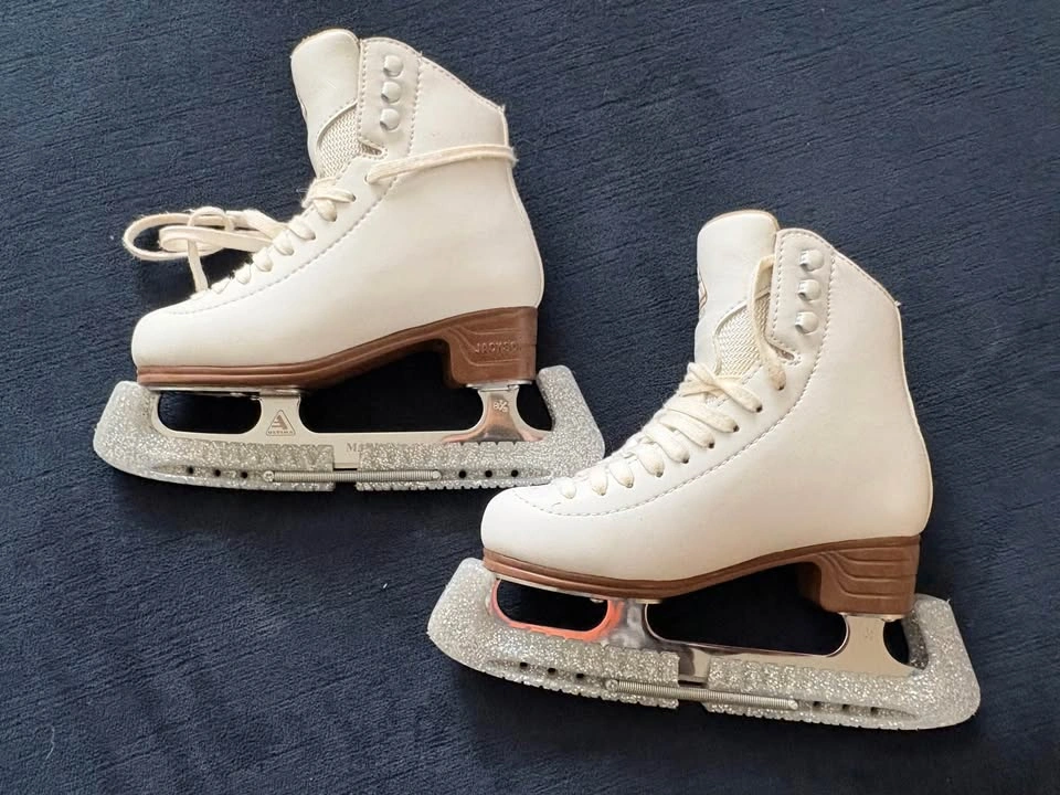 Jackson Artiste Figure Skates (Girls size 2) - photo 2