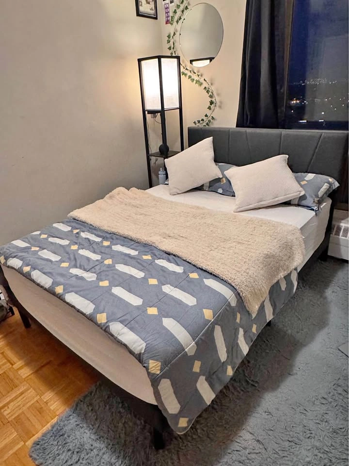Bedframe + Mattress