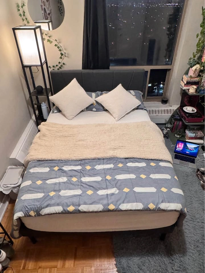 Bedframe + Mattress - photo 2
